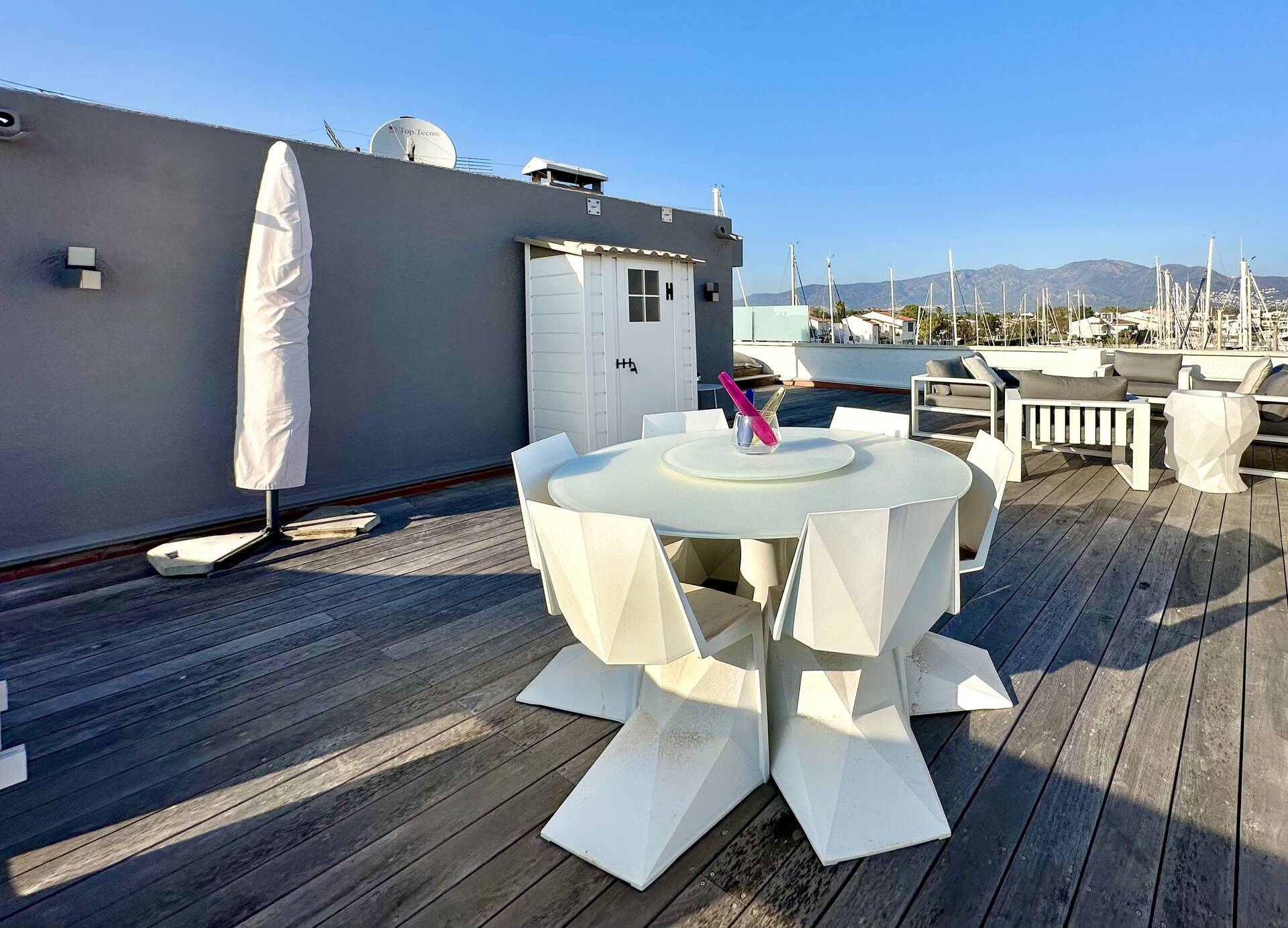 Luxueuse Maison avec amarre de 20 m avant les ponts à Empuriabrava