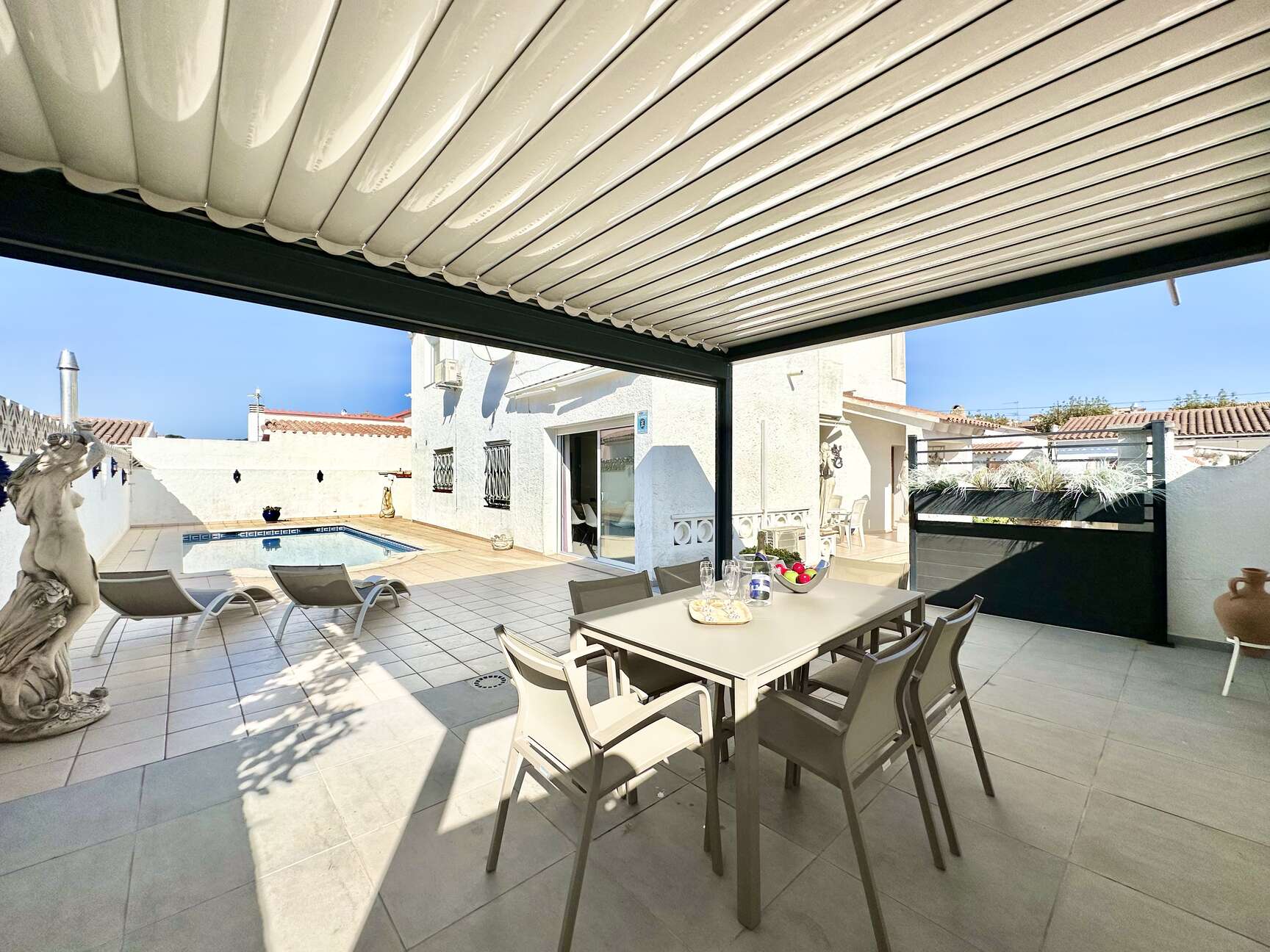 Villa avec piscine et garage à vendre à Empuriabrava