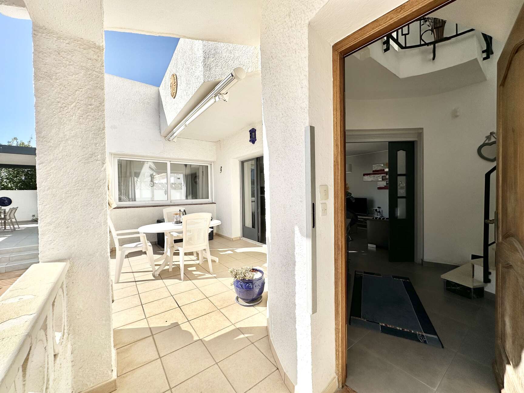 Preciosa casa con piscina y garaje en venta en Empuriabrava