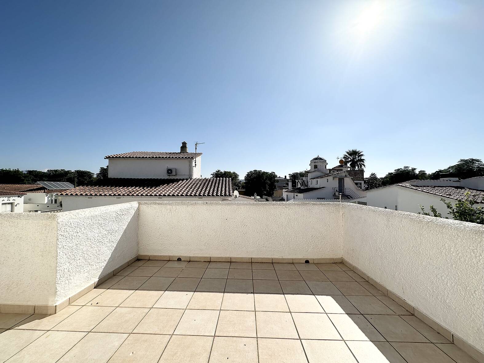 Schöne Villa mit Pool und Garage zum Verkauf in Empuriabrava