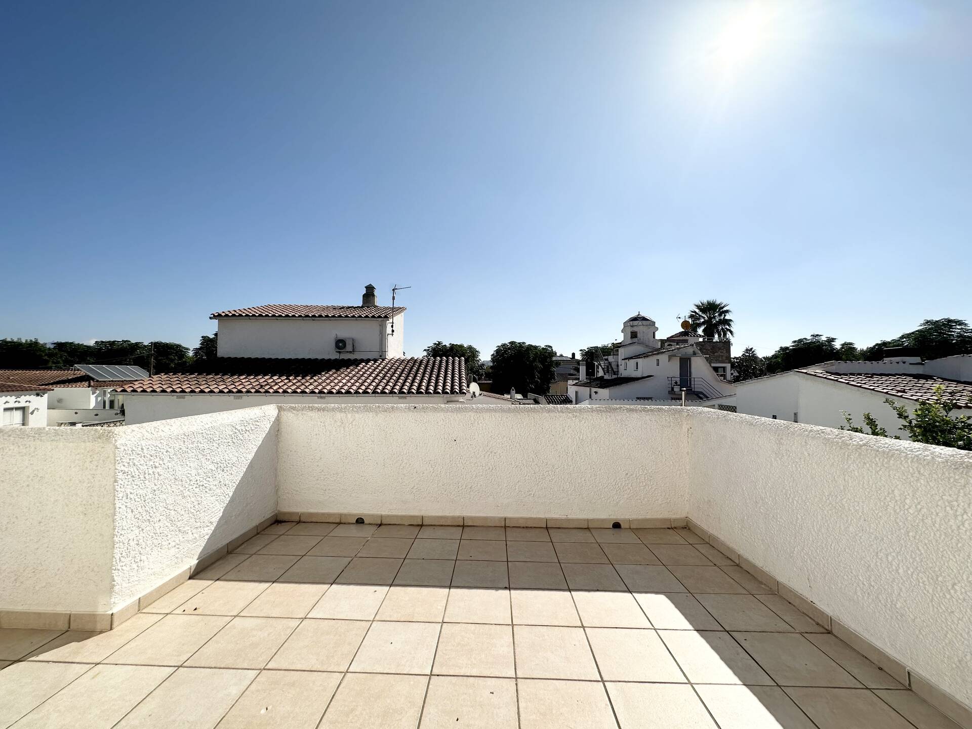 Preciosa casa amb piscina i garatge en venda a Empuriabrava