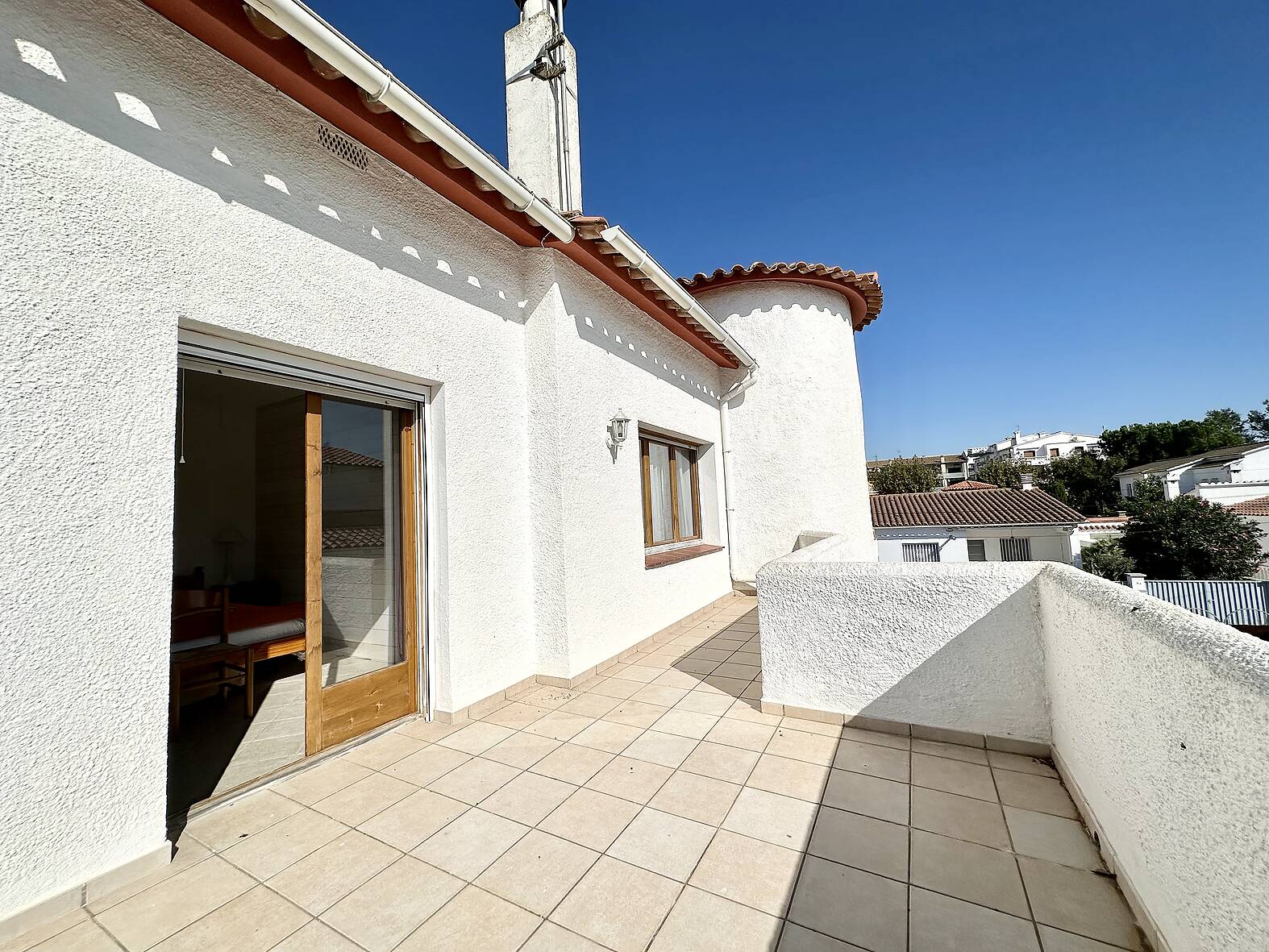 Preciosa casa amb piscina i garatge en venda a Empuriabrava