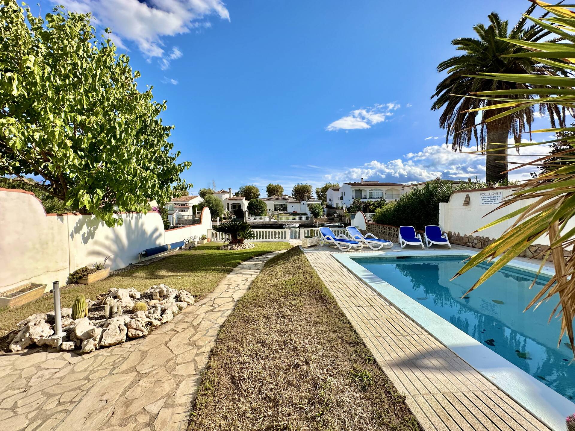 Beautiful house on the wide canal with 12.50m mooring for sale in Empuriabrava