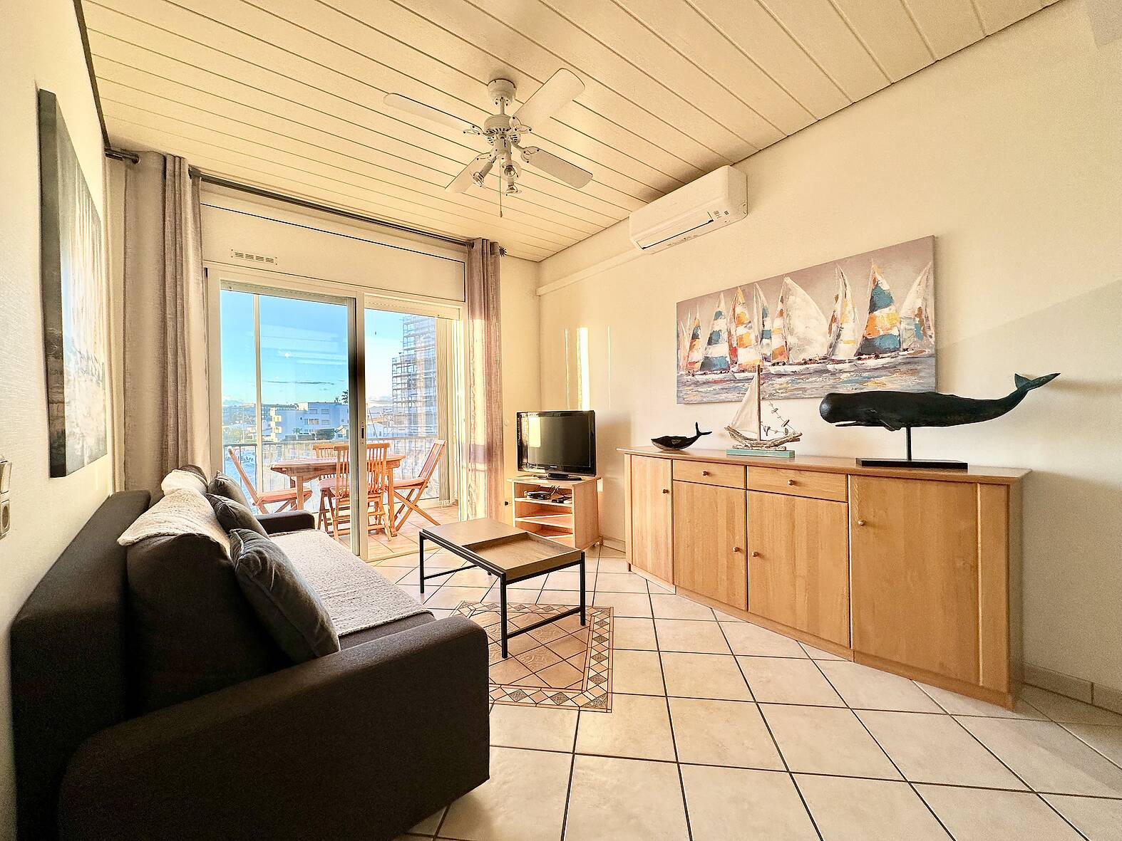 Magnífic apartament amb vistes al canal, a prop de la platja de Santa Margarita