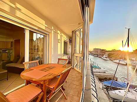 Magnífico apartamento con vistas al canal, cerca de la playa de Santa Margarita