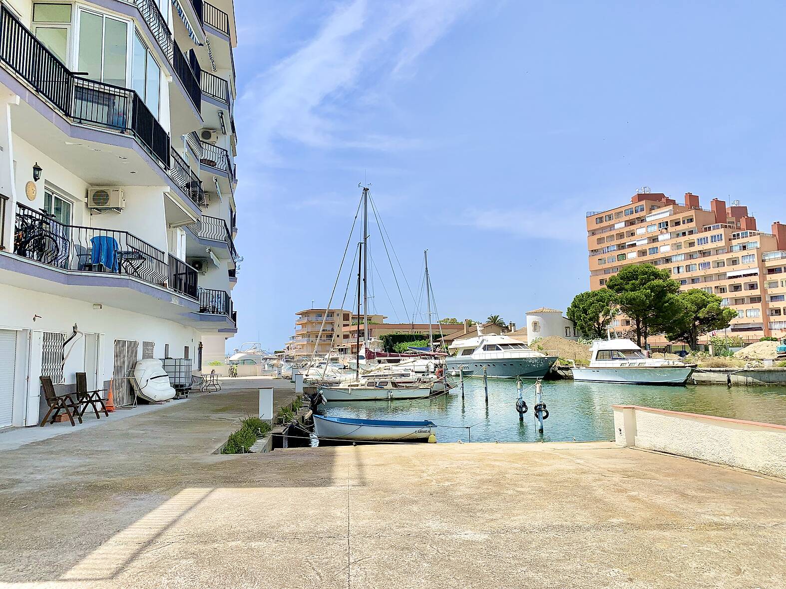 Superb apartment with view of the canal, close to the beach of Santa Margarita