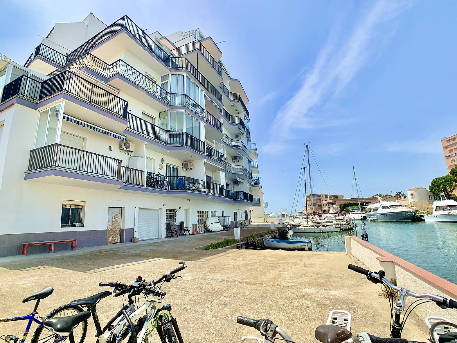 Superbe appartement avec vue canal proche de la plage de Santa Margarita