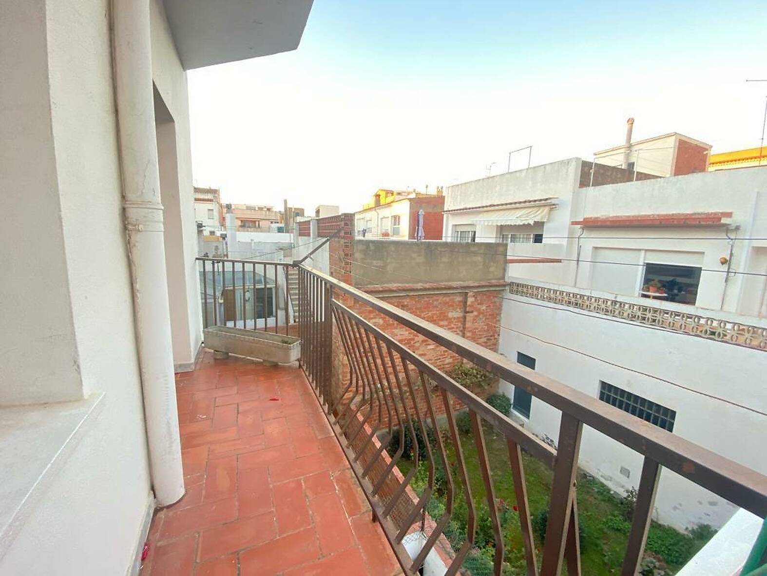 Central apartment a few steps from the beach for sale in Roses