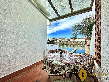 Lovely single-storey house with mooring for sale in Empuriabrava