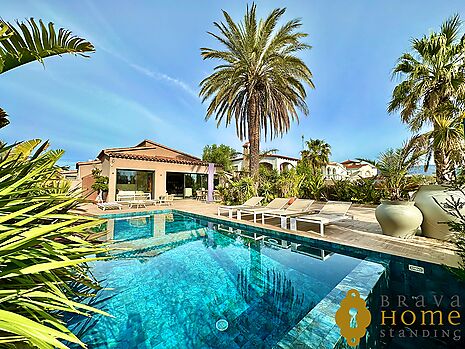 Spectaculaire villa de luxe de plain-pied, avec amarre, à vendre à Empuriabrava