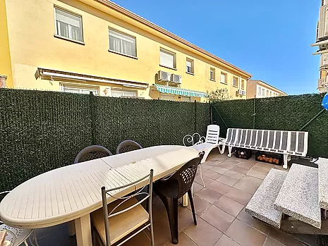 Cozy semi-detached house with three bedrooms and garage in Castelló Nou (Costa Brava)