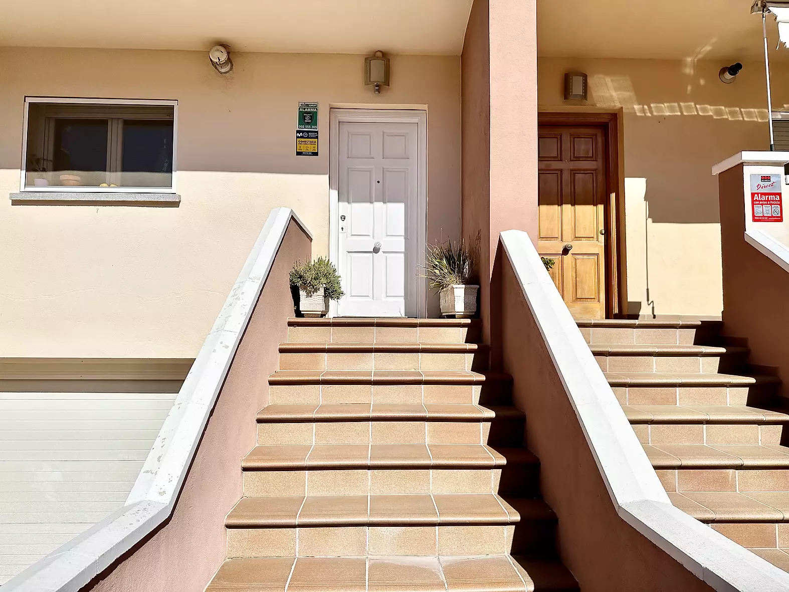 Acollidora casa adossada de tres dormitoris i garatge a Castelló Nou (Costa Brava )
