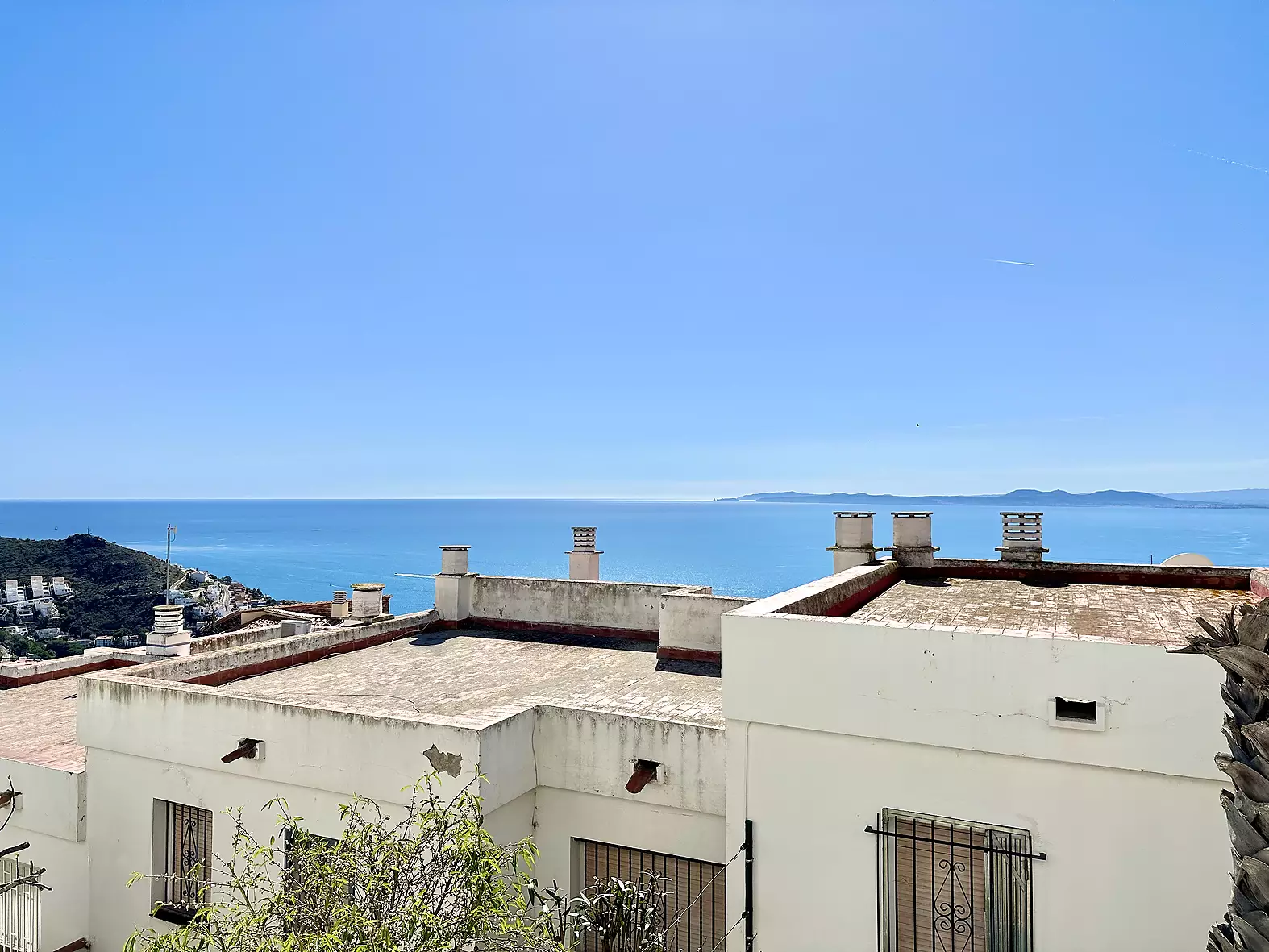 Apartment with sea and mountain views for sale in Roses