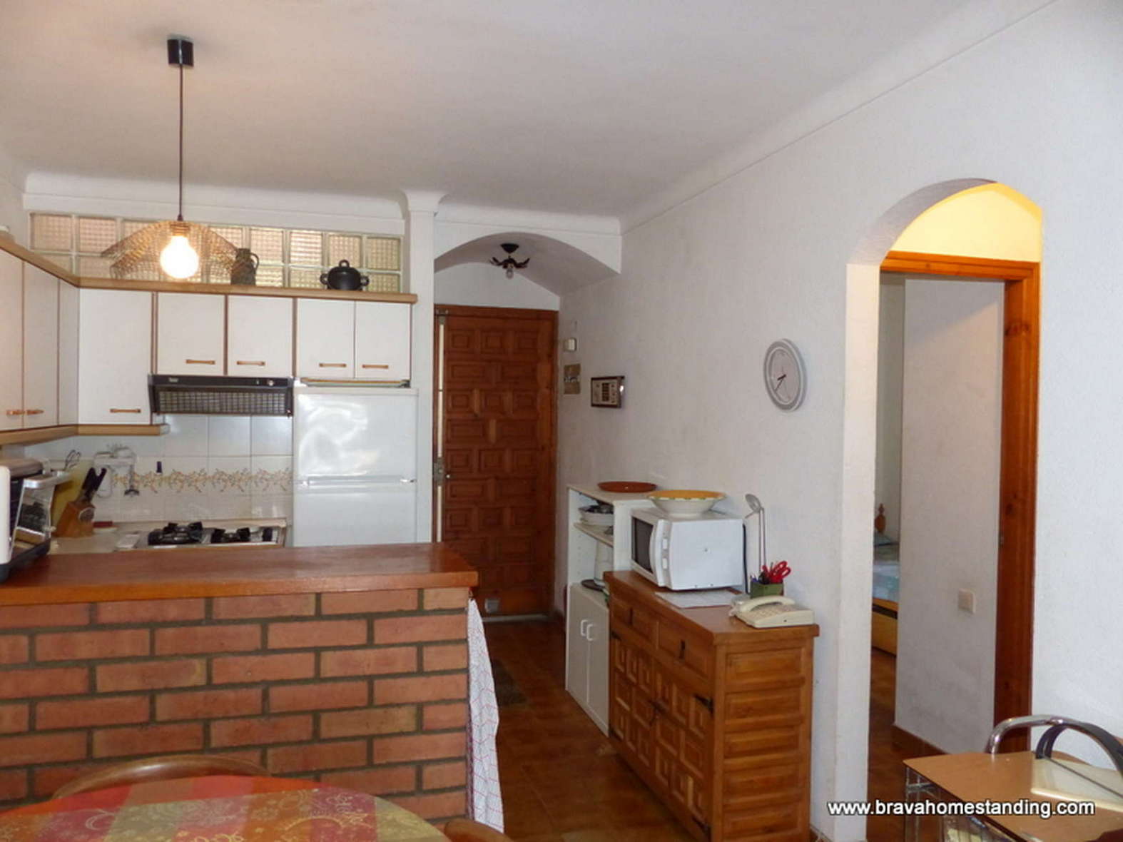 NICE APARTMENT IN A SMALL HARBOR WITH GARAGE AND MOORING FOR SALES IN EMPURIABRAVA