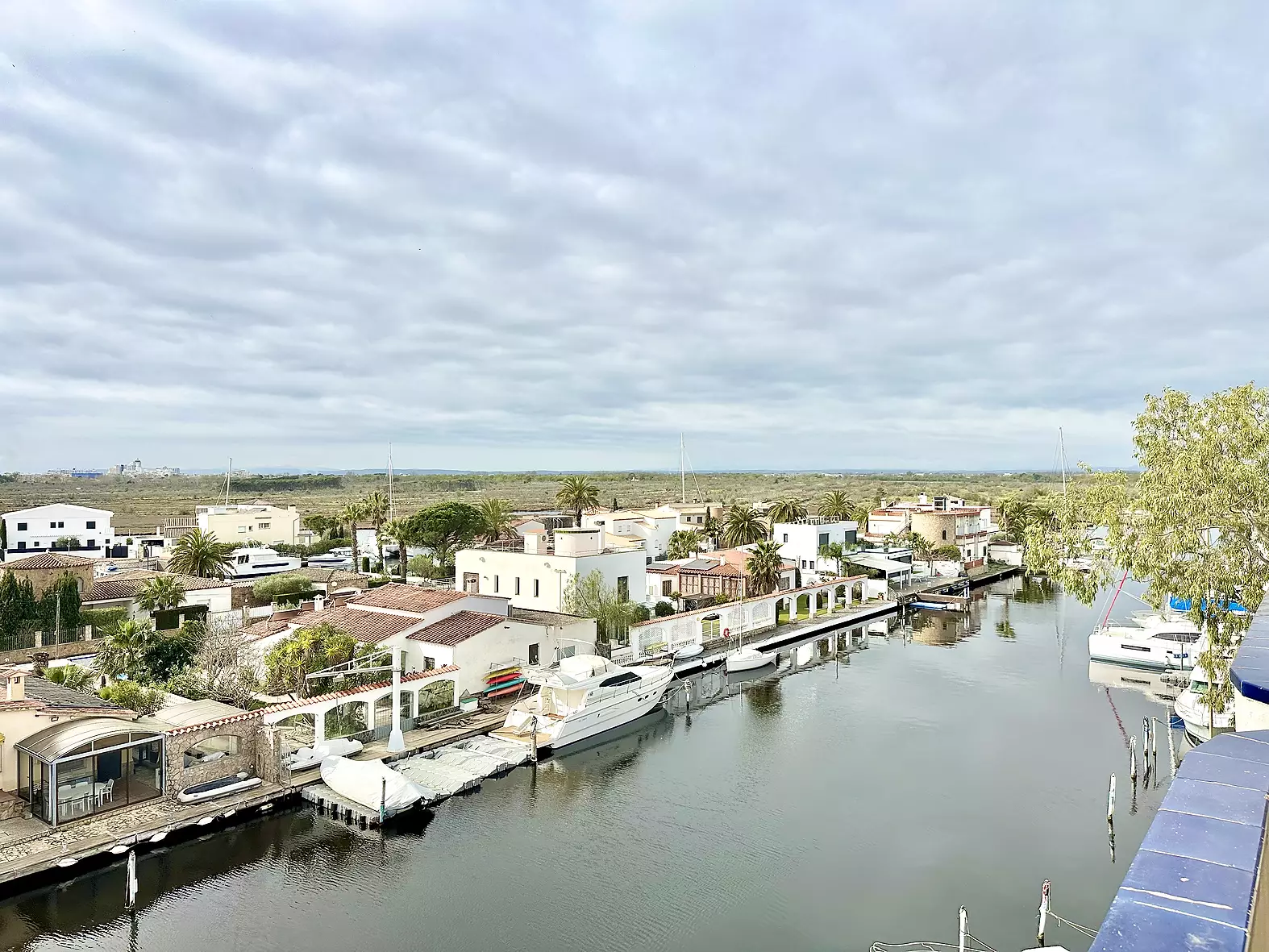 Exclusif Atico Rénové avec Licence Touristique et Parking Privé à Santa Margarita, Roses