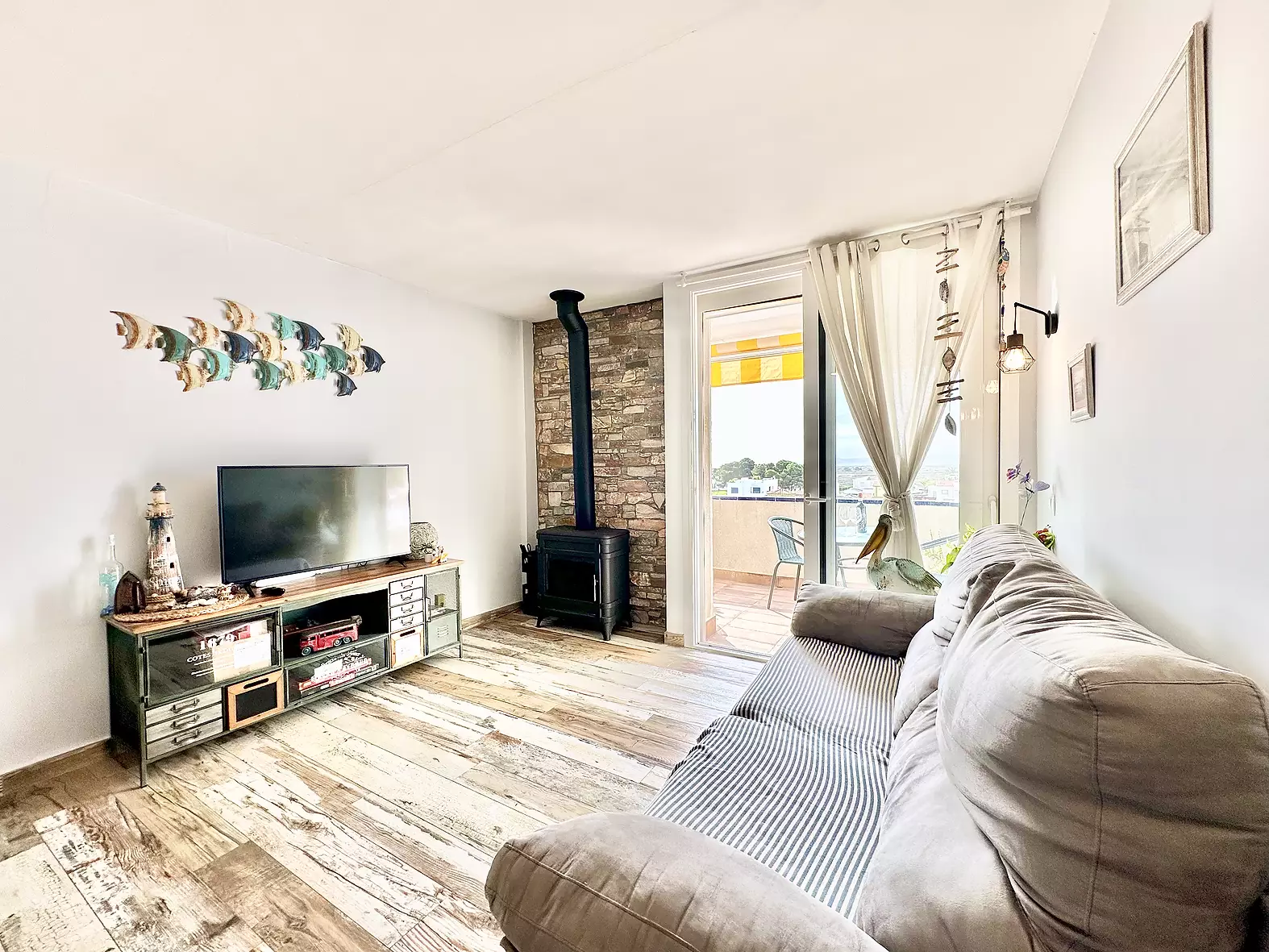 Exclusif Atico Rénové avec Licence Touristique et Parking Privé à Santa Margarita, Roses