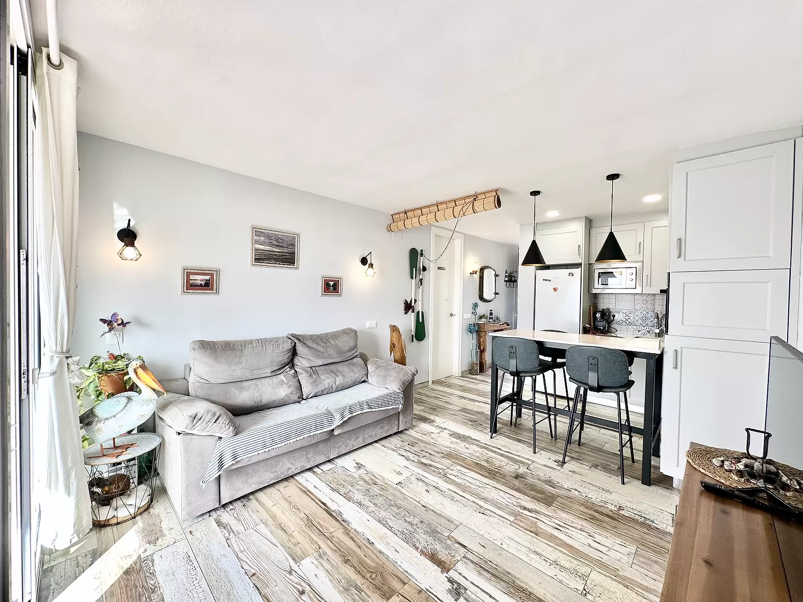 Exclusif Atico Rénové avec Licence Touristique et Parking Privé à Santa Margarita, Roses