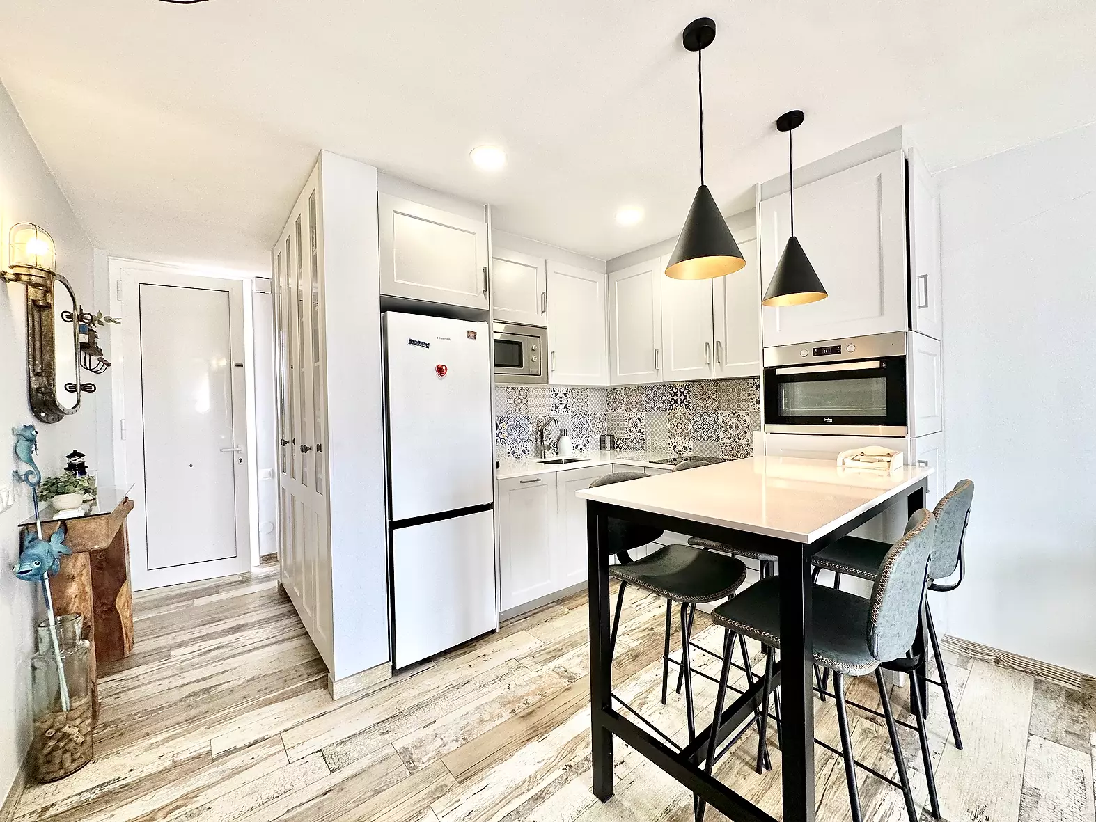 Exclusif Atico Rénové avec Licence Touristique et Parking Privé à Santa Margarita, Roses