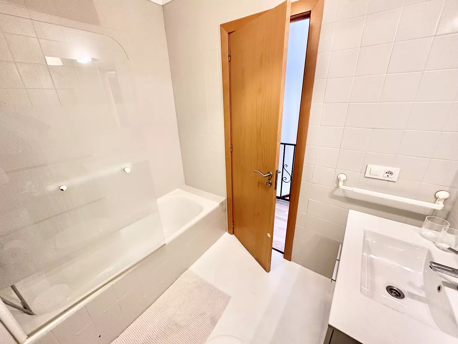 Renovated Townhouse in Puig Rom, Roses, with Pool and Tourist License