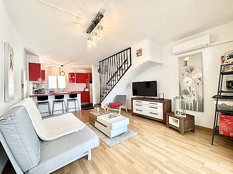 Renoviertes Reihenhaus in Puig Rom, Roses, mit Pool und Touristenlizenz