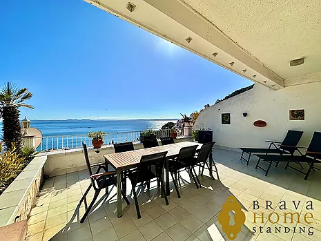 Apartament exclusiu a Canyelles, Roses – vistes al mar i llicència turística