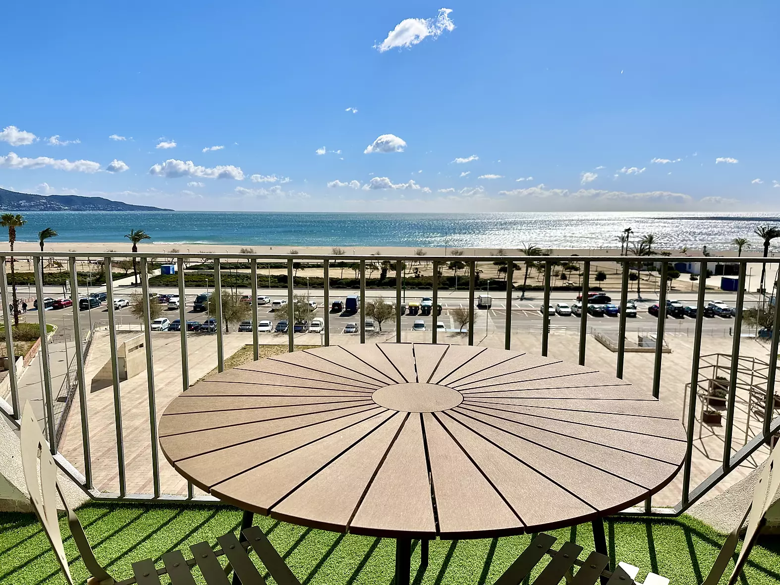 Charmant appartement, 1ère ligne de Plage à Empuriabrava avec Licence Touristique et Parking