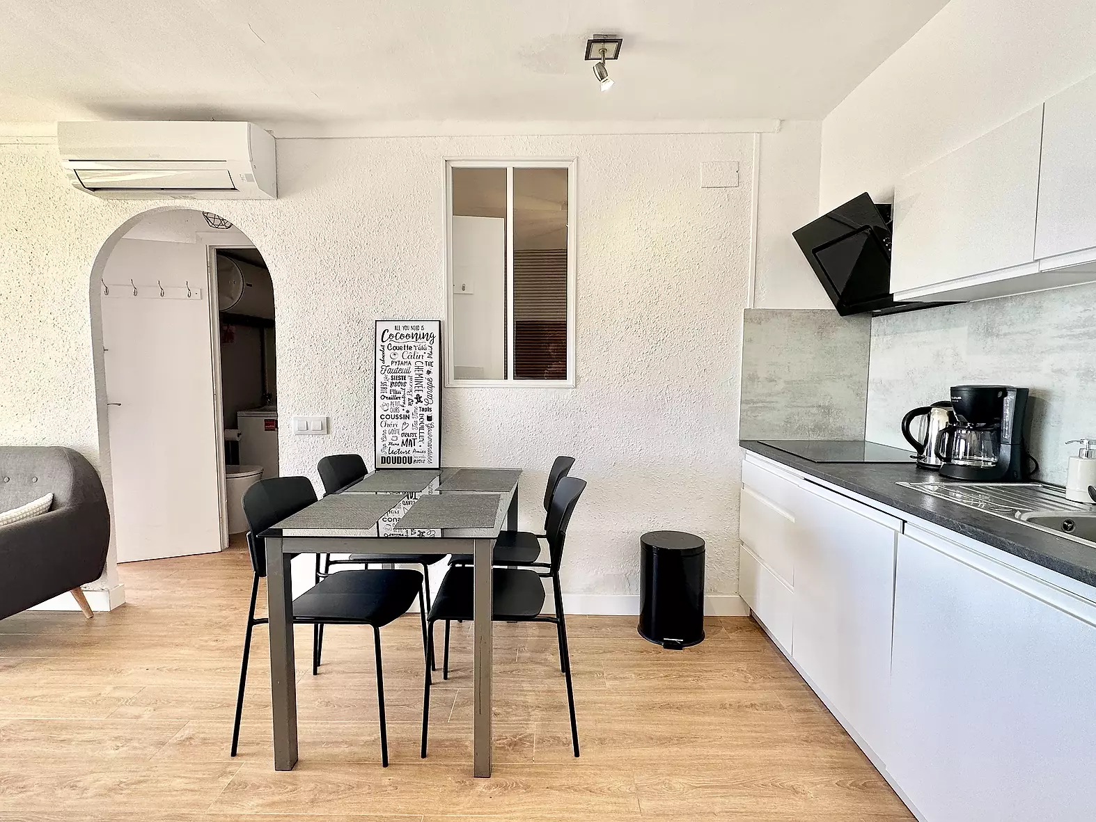 Charmant appartement, 1ère ligne de Plage à Empuriabrava avec Licence Touristique et Parking