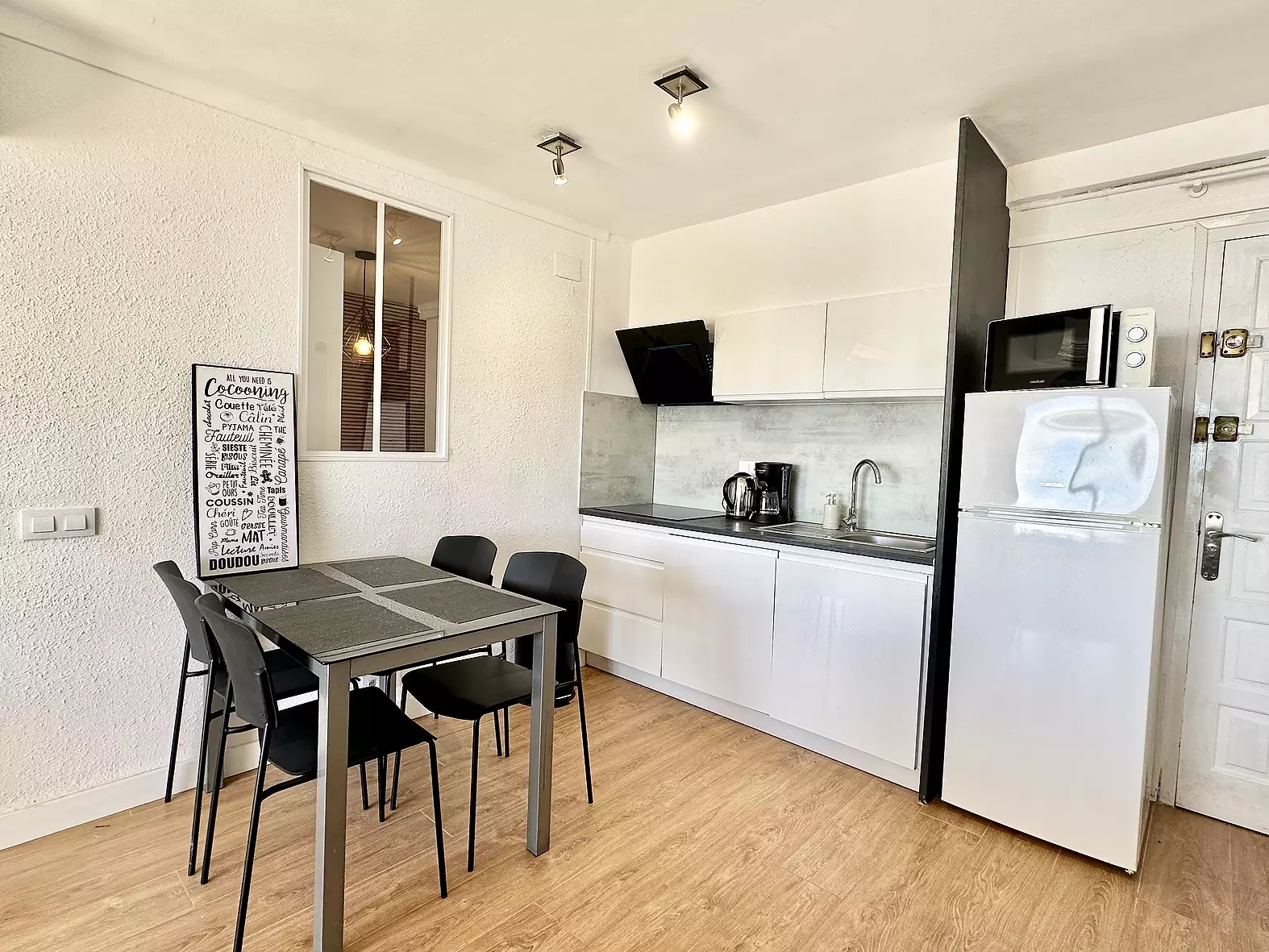 Charmant appartement, 1ère ligne de Plage à Empuriabrava avec Licence Touristique et Parking