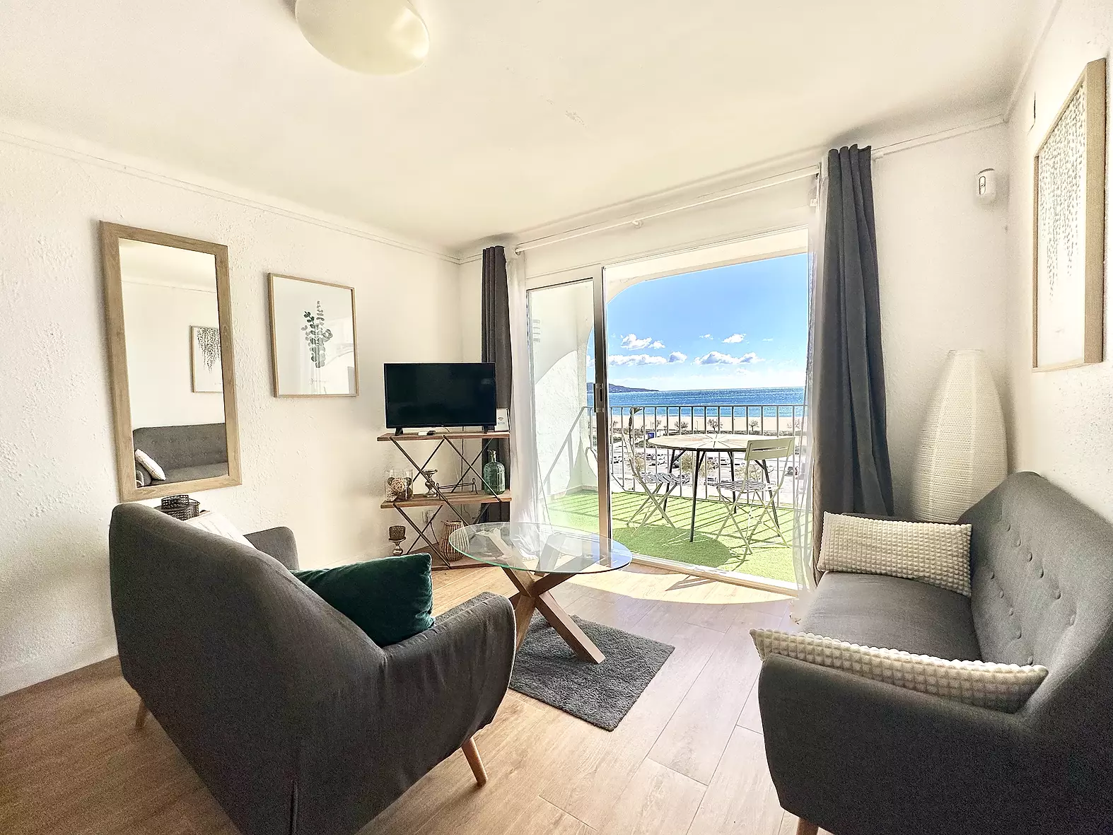 Charmant appartement, 1ère ligne de Plage à Empuriabrava avec Licence Touristique et Parking