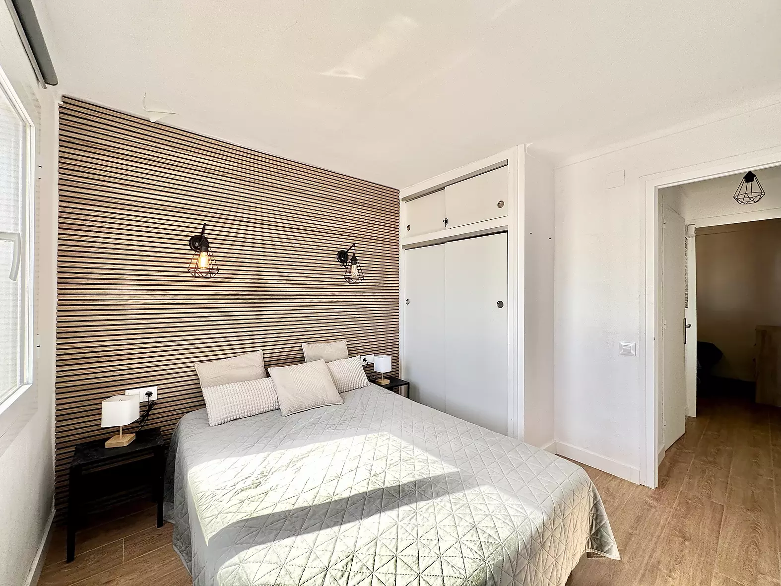 Charmant appartement, 1ère ligne de Plage à Empuriabrava avec Licence Touristique et Parking