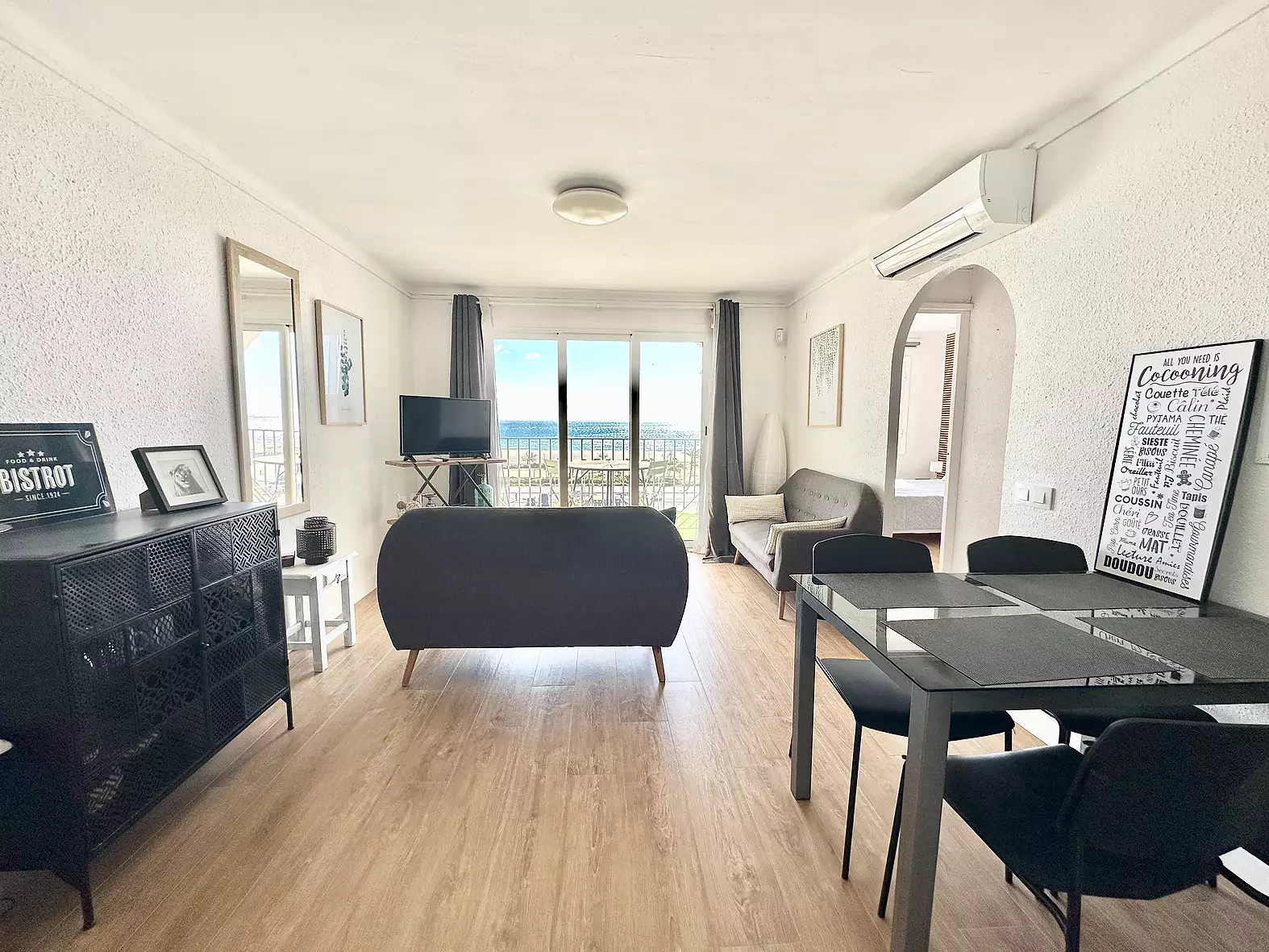 Charmant appartement, 1ère ligne de Plage à Empuriabrava avec Licence Touristique et Parking