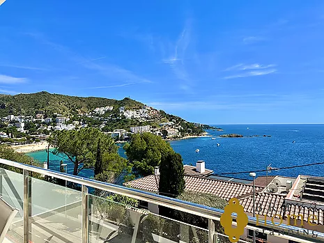 Descubra su nuevo hogar con parking y vistas al mar en Canyelles Petities - Roses