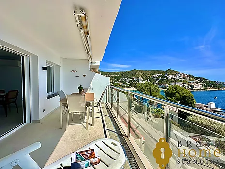 Descubra su nuevo hogar con parking y vistas al mar en Canyelles Petities - Roses