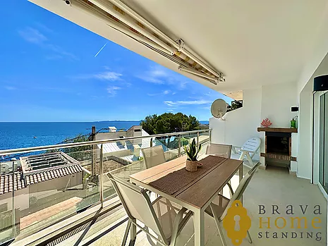 Descubra su nuevo hogar con parking y vistas al mar en Canyelles Petities - Roses