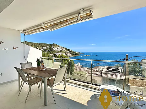 Descubra su nuevo hogar con parking y vistas al mar en Canyelles Petities - Roses