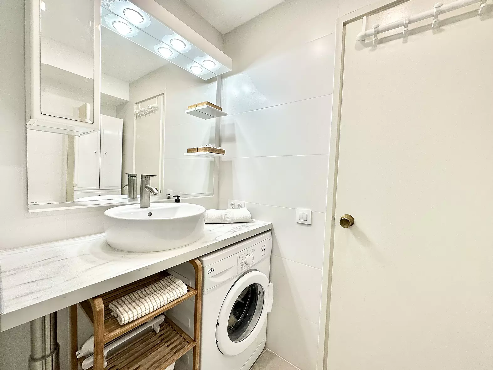 Apartment with tourist license for sale in Rosas – Santa Margarita.