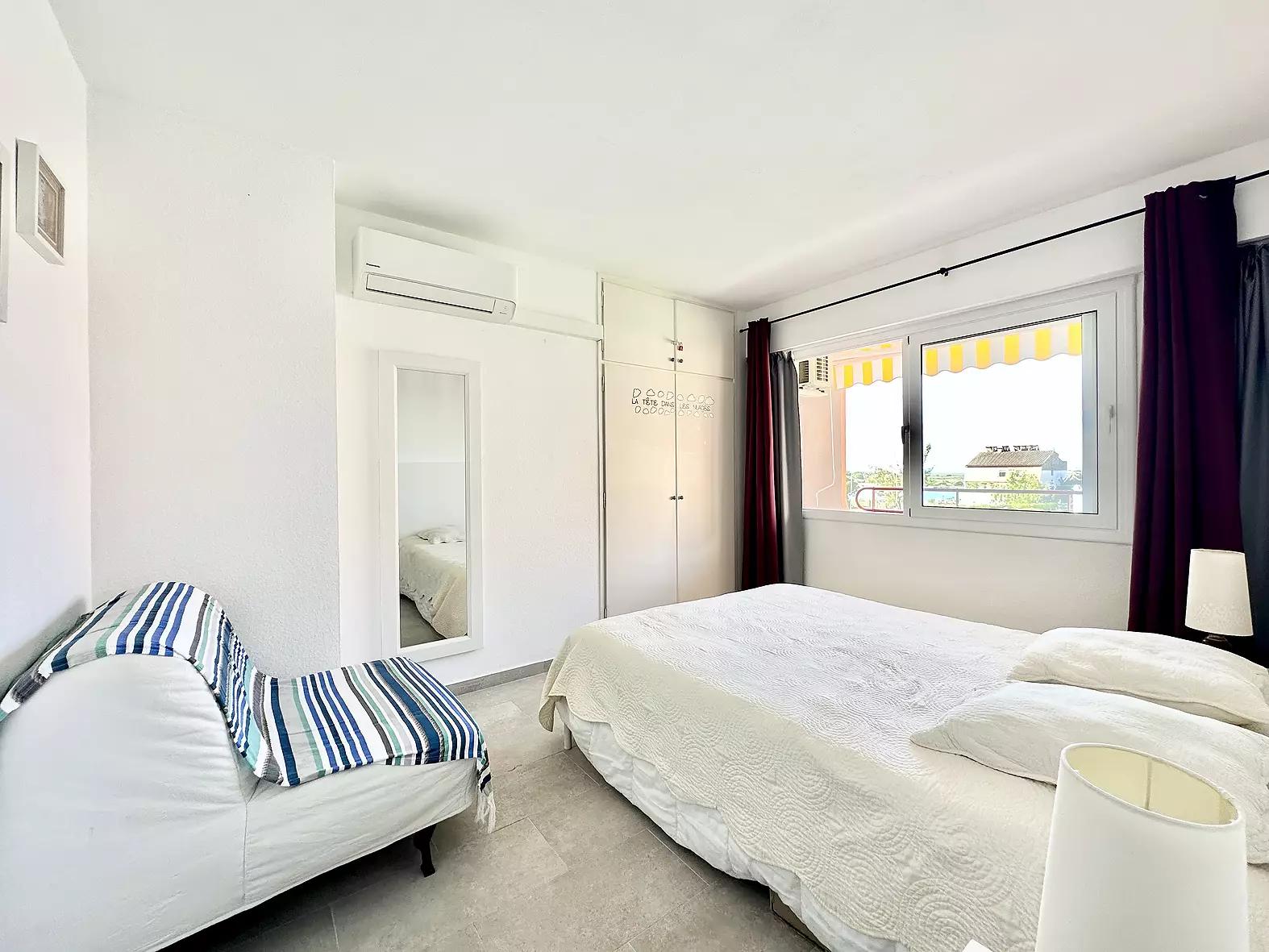 Apartment with tourist license for sale in Rosas – Santa Margarita.