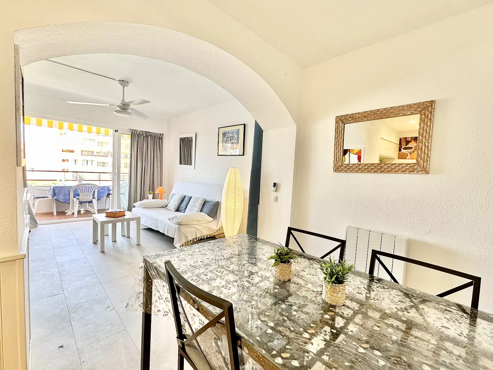 Apartment with tourist license for sale in Rosas – Santa Margarita.