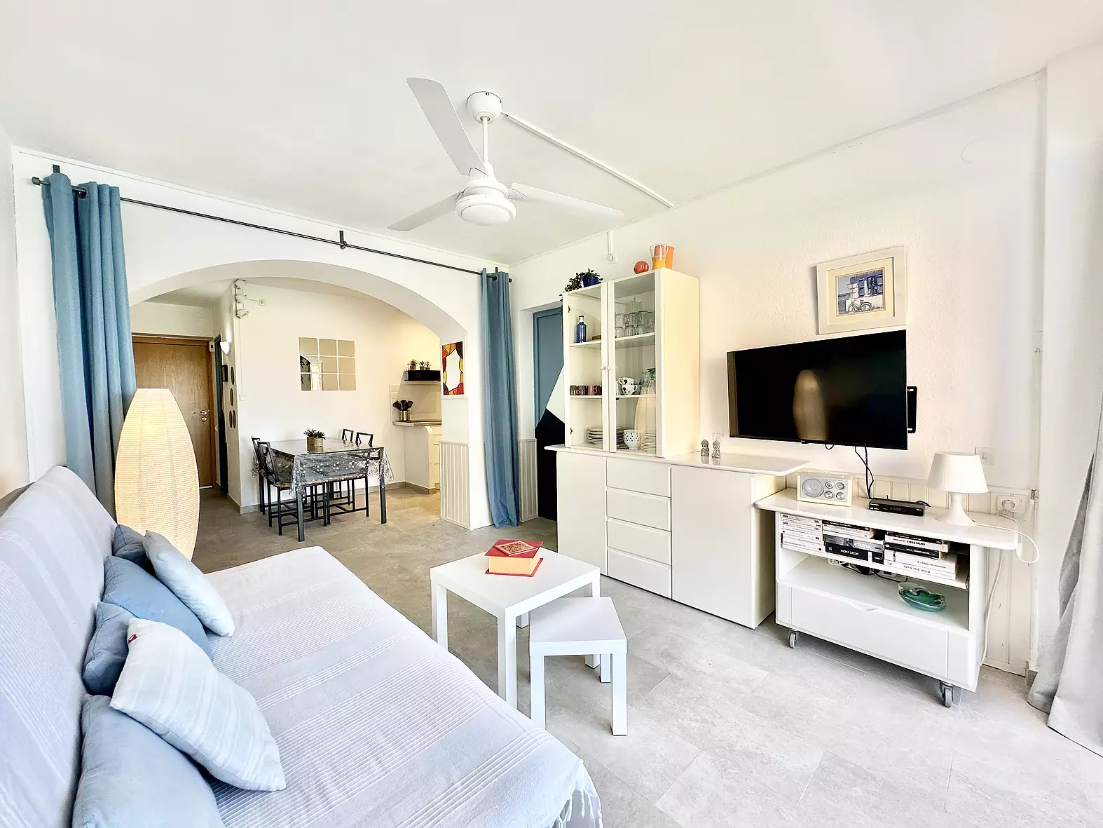 Apartment with tourist license for sale in Rosas – Santa Margarita.
