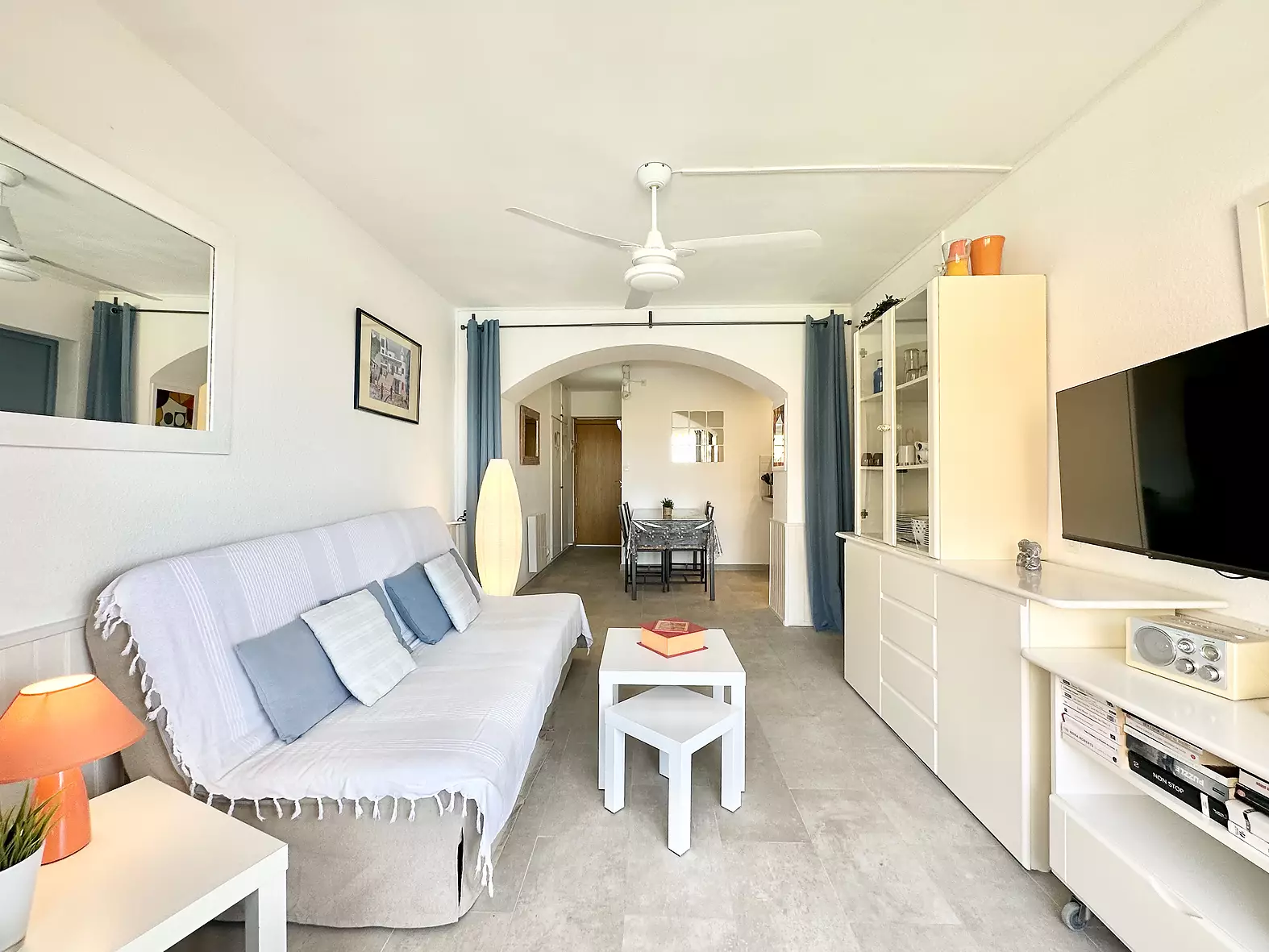 Apartment with tourist license for sale in Rosas – Santa Margarita.
