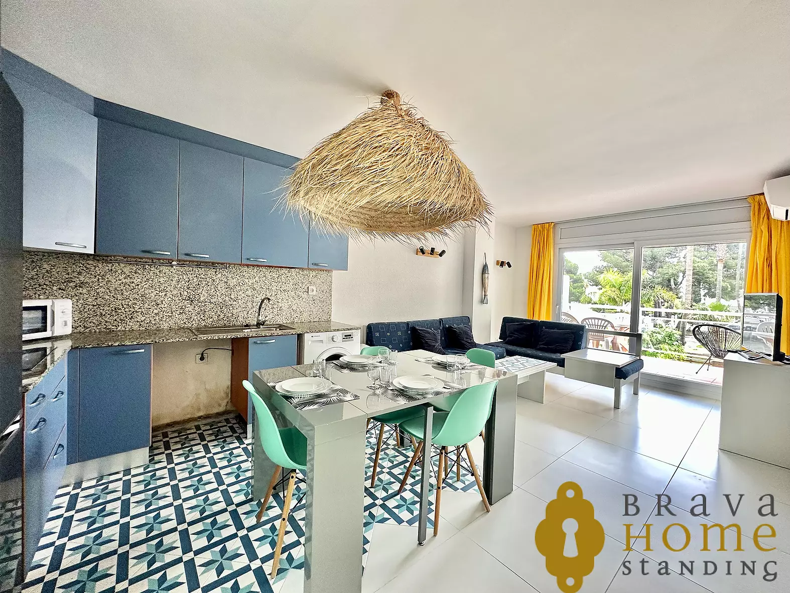Apartament encantador en venda a Roses, amb llicència turística i aparcament inclòs