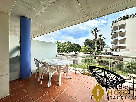 Apartament encantador en venda a Roses, amb llicència turística i aparcament inclòs