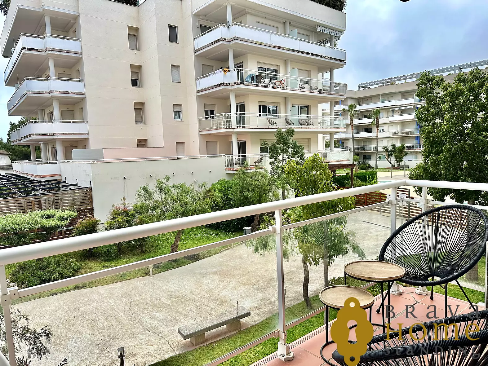 Charmante Wohnung zu verkaufen in Roses, mit Touristenlizenz und inklusive Parkplatz