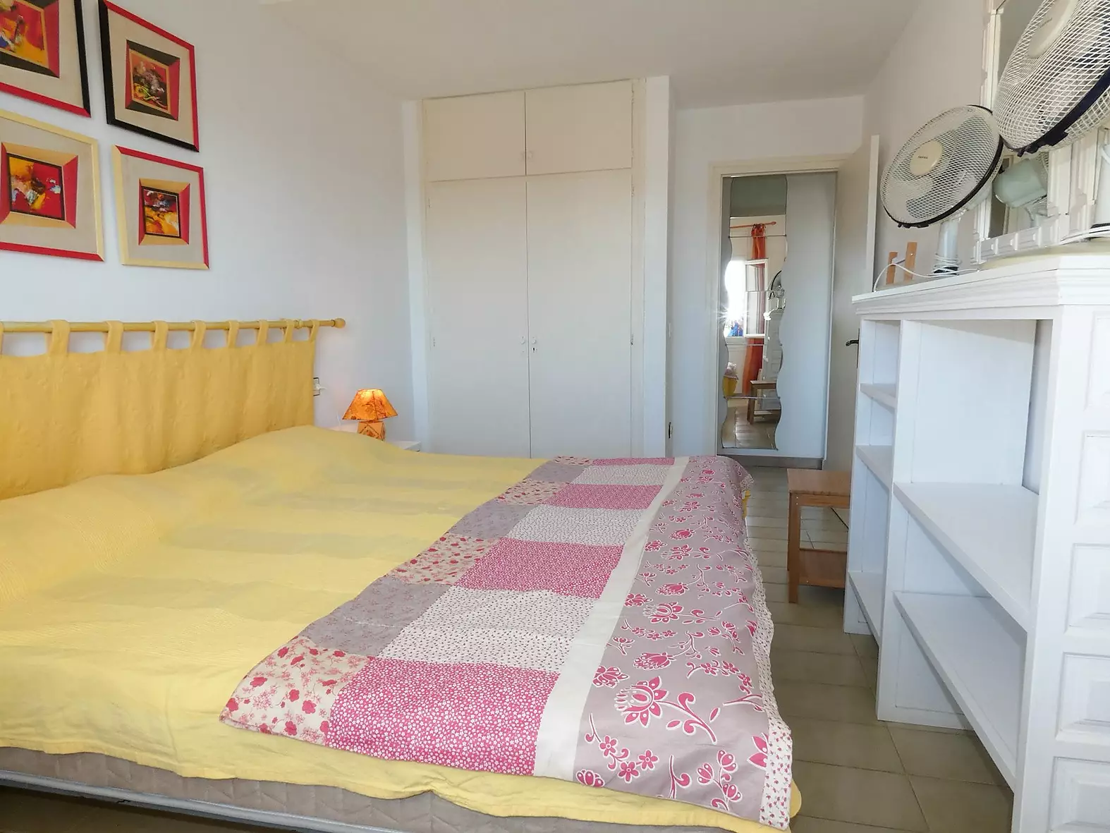 Apartment with pool and tourist license for sale in Empuriabrava