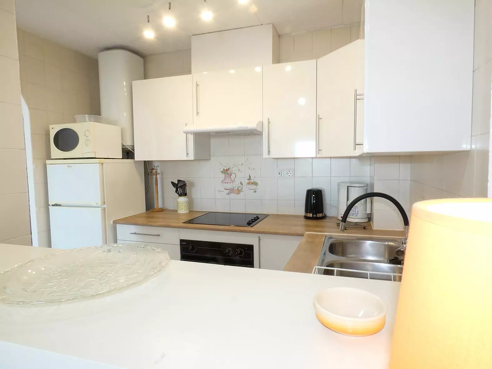 Apartment with pool and tourist license for sale in Empuriabrava