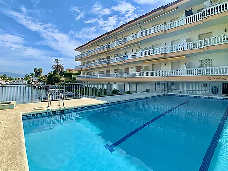 Apartment mit Pool und touristischer Lizenz zum Verkauf Empuriabrava