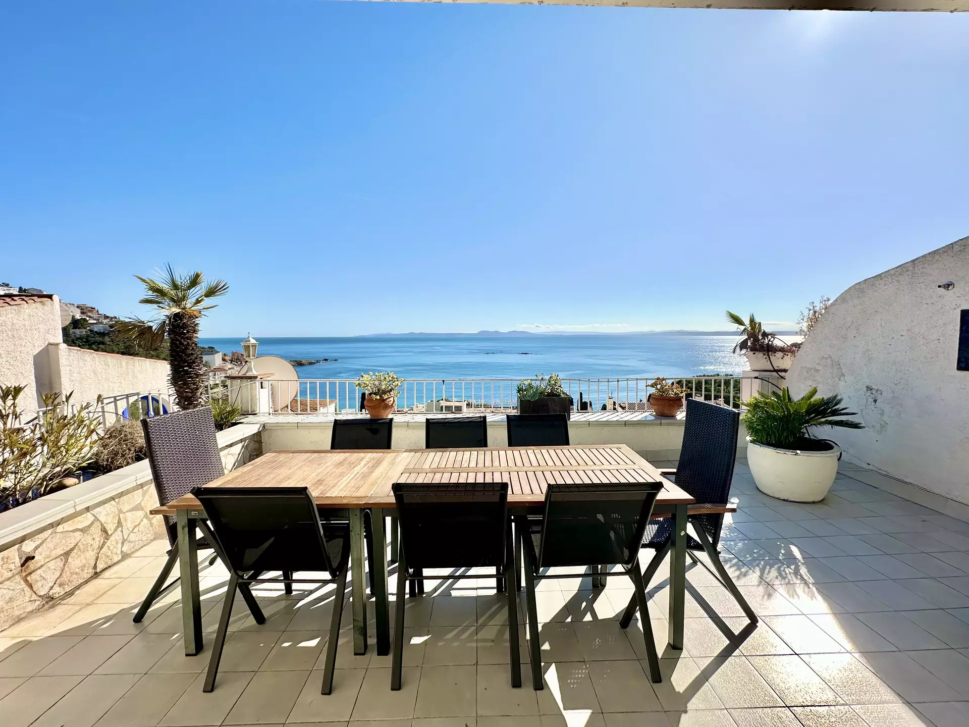 Exclusive Apartment in Canyelles, Roses – Sea Views & Tourist License