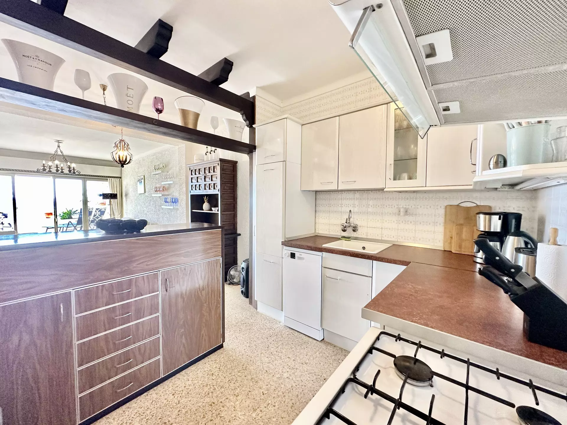 Exclusive Apartment in Canyelles, Roses – Sea Views & Tourist License