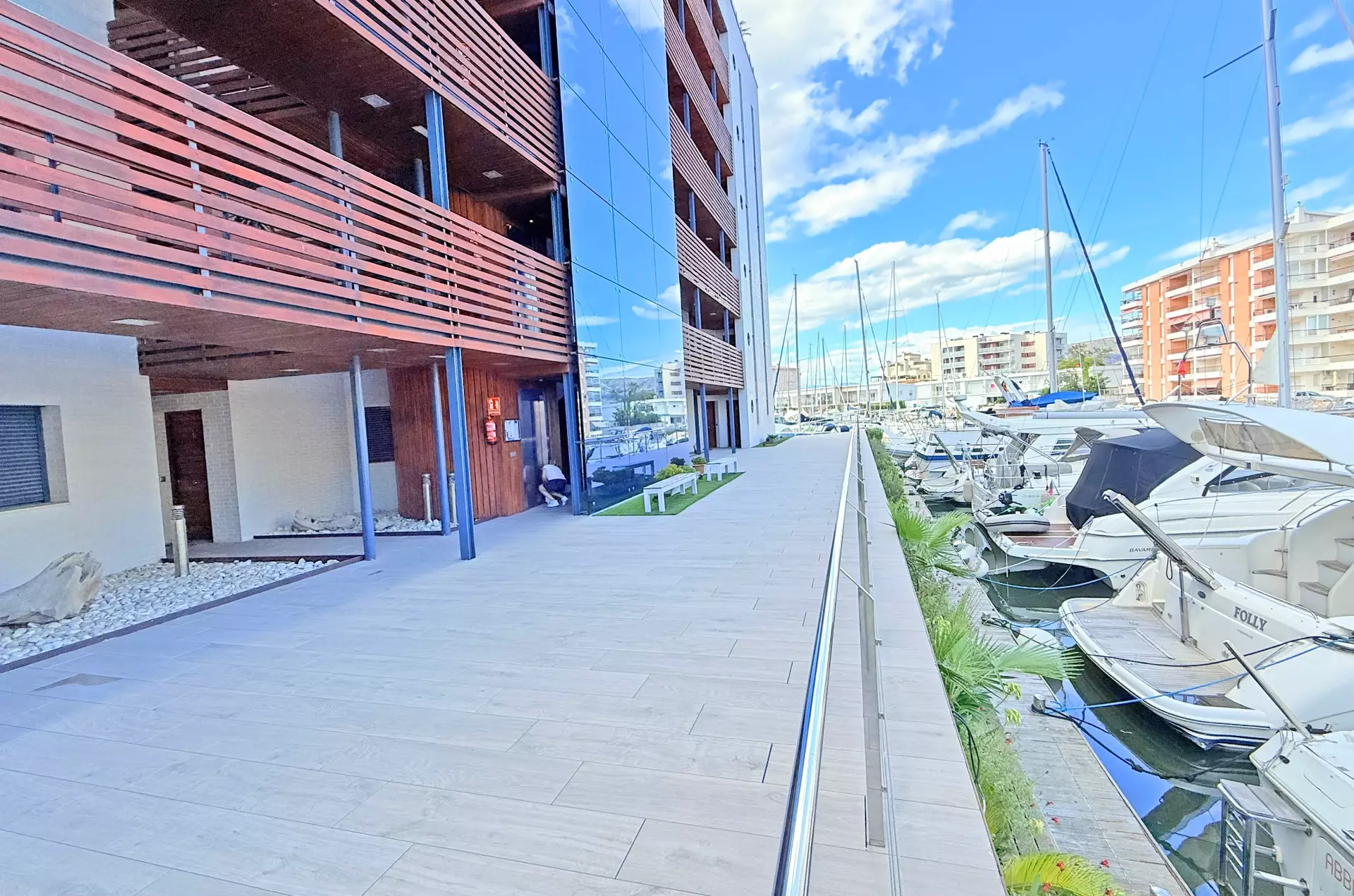 Extraordinaire penthouse-duplex avec piscine et parking à Roses