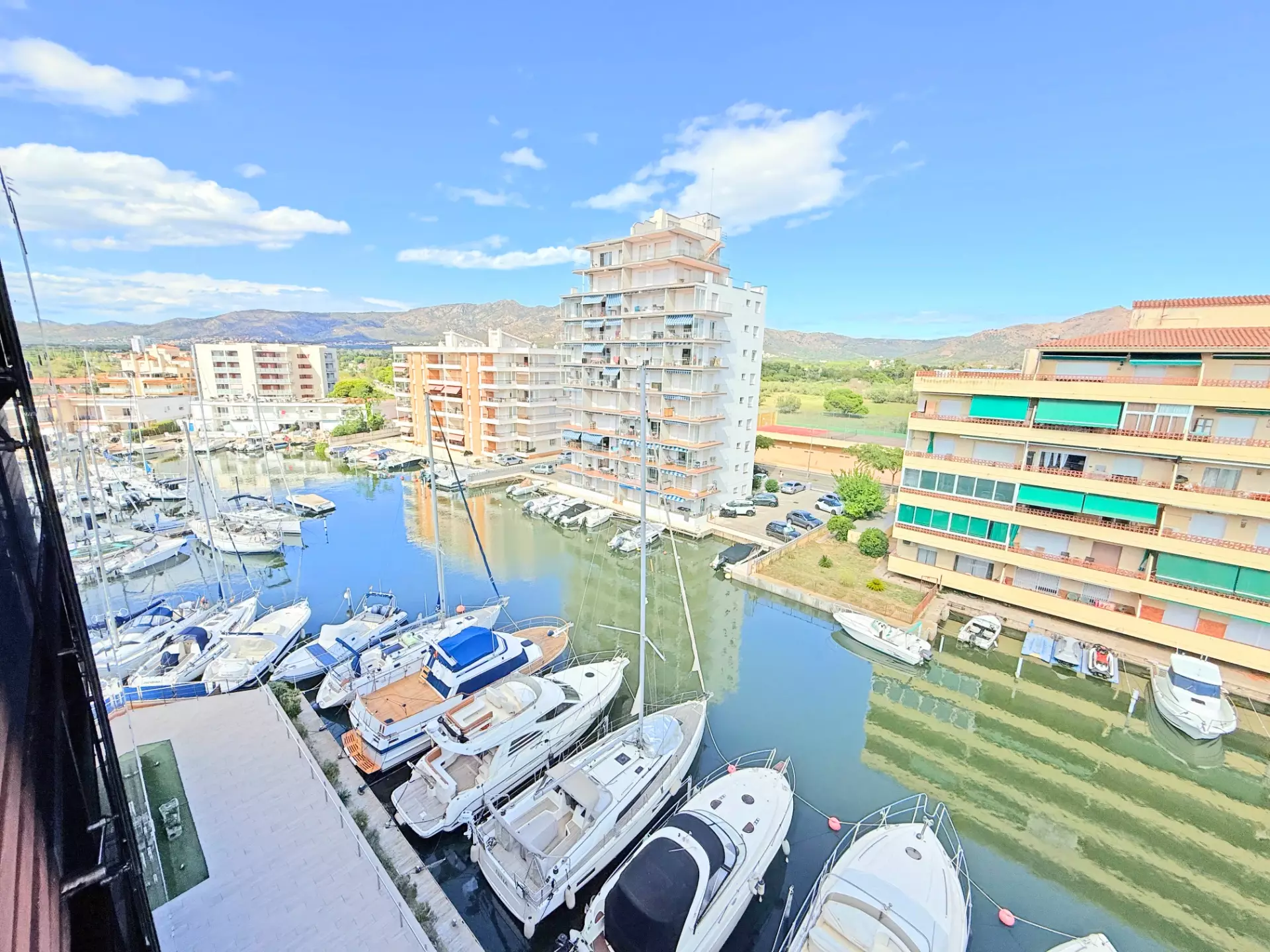 Extraordinaire penthouse-duplex avec piscine et parking à Roses
